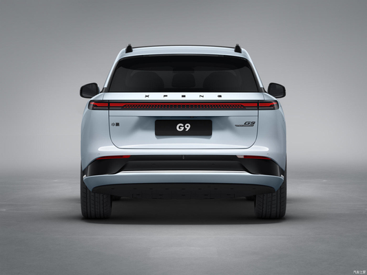 Auto elettrica ad alta velocità Xpeng G9 5 porte 5 posti a sinistra volante SUV grande spazio 650Km