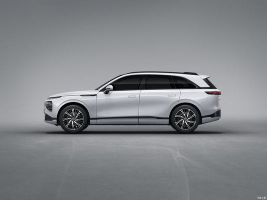 Auto elettrica ad alta velocità Xpeng G9 5 porte 5 posti a sinistra volante SUV grande spazio 650Km