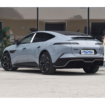 2024 4 porte 5 posti berlina auto elettrica con 12 650 km di autonomia e velocità massima di 215 km/h
