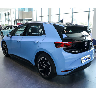 2023 Volkswagen ID3 Piccola auto elettrica con 450 km di autonomia e 1760 kg di peso al limite