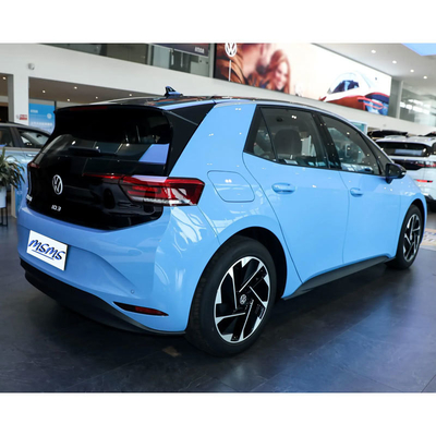 2023 Volkswagen ID3 Piccola auto elettrica con 450 km di autonomia e 1760 kg di peso al limite