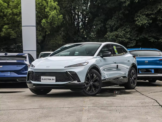 2024 Buick E4 SUV elettrico puro con ricarica rapida, efficienza energetica e design di lusso