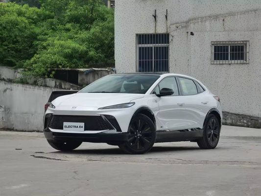 2024 Buick E4 SUV elettrico puro con ricarica rapida, efficienza energetica e design di lusso