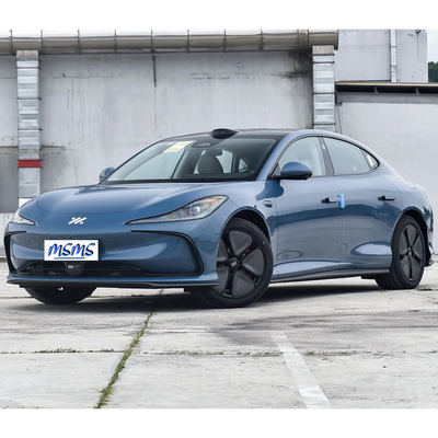 Automobile sportiva 4WD ad alta potenza 618km Max Zhiji L6 Pure Electric 2160kg/2610kg Peso sul bordo