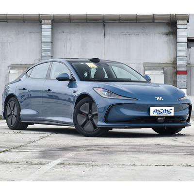Automobile sportiva 4WD ad alta potenza 618km Max Zhiji L6 Pure Electric 2160kg/2610kg Peso sul bordo